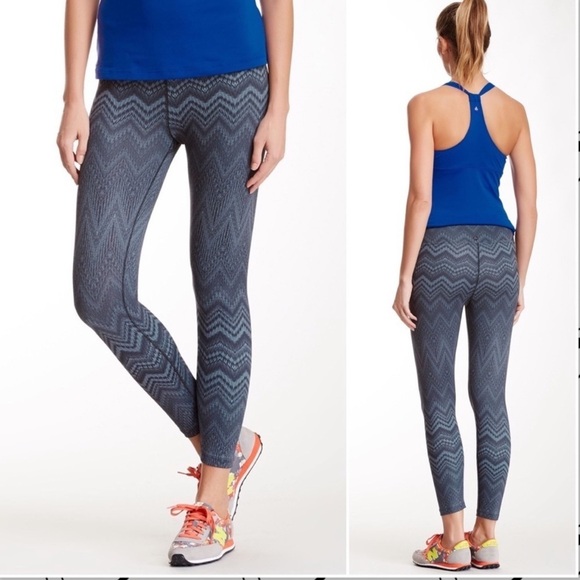 PRANA Roxanne Zig Zag Leggings, size Medium - Picture 1 of 10